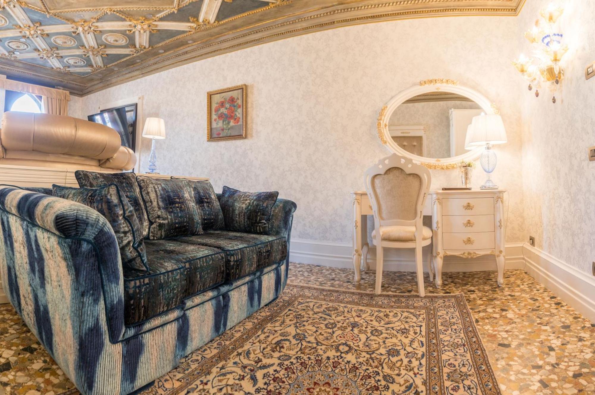Ego' Boutique - The Silk Road Venecia